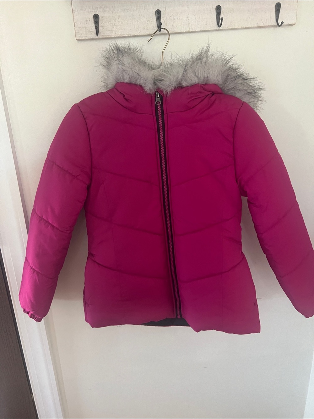 Girls' Hooded Puffer Jacket in Bright Magenta with Faux Fur Trim